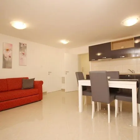 Nettes In Mit Gemeinsamer Terrasse Apartment *