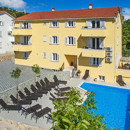 Apartment Nettes In Mit Gemeinsamer Terrasse Baska (Krk)